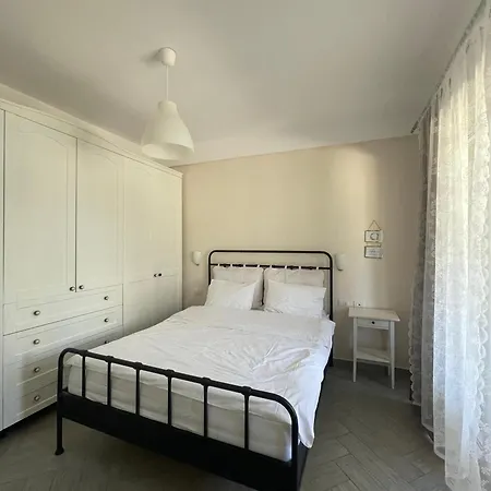 Renissa's * Vlorë