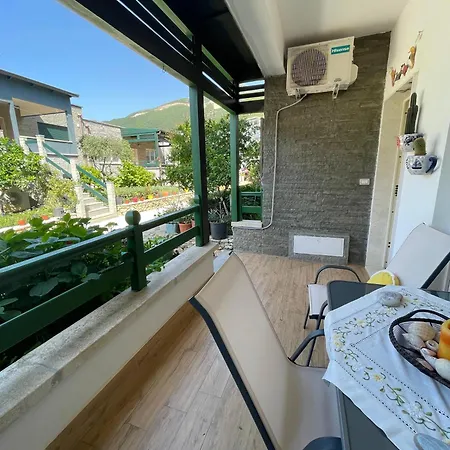 Apartament Renissa's Wlora
