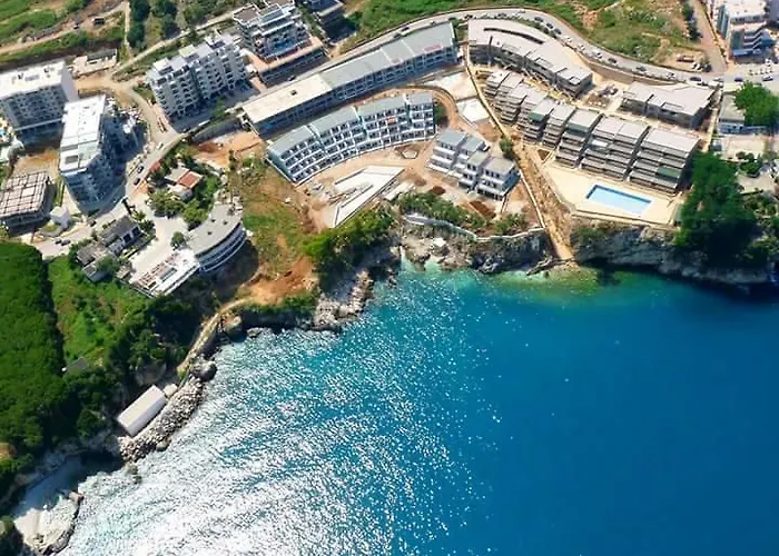 Renissa's * Vlore